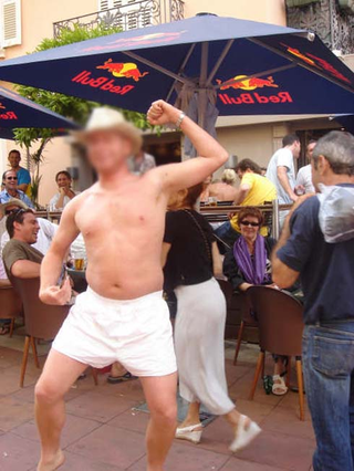Illustration for article titled 25 Reasons Drunk Dudes Should Stay Away From Females
